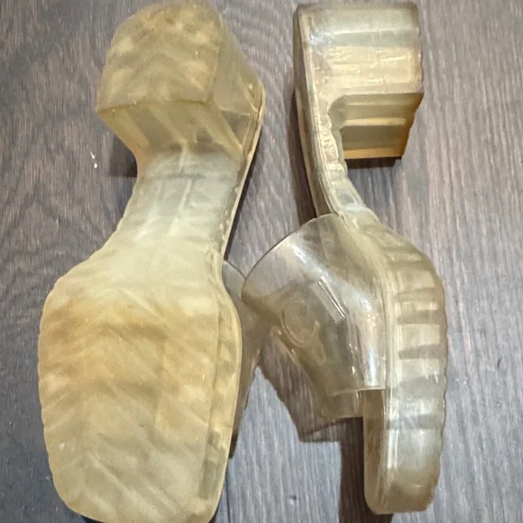 Gucci Women's Transparent Gold Mules - Picture 5 of 6